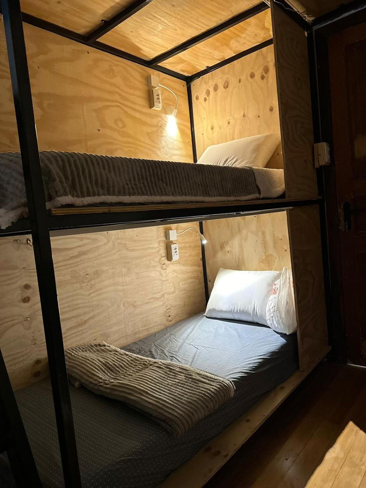 Hostel Hug Brasil Curitiba Ngoại thất bức ảnh