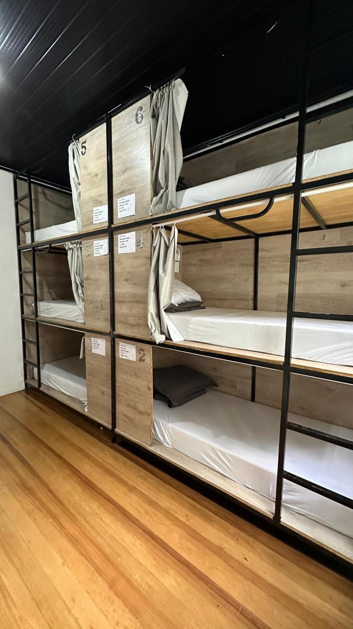 Hostel Hug Brasil Curitiba Ngoại thất bức ảnh